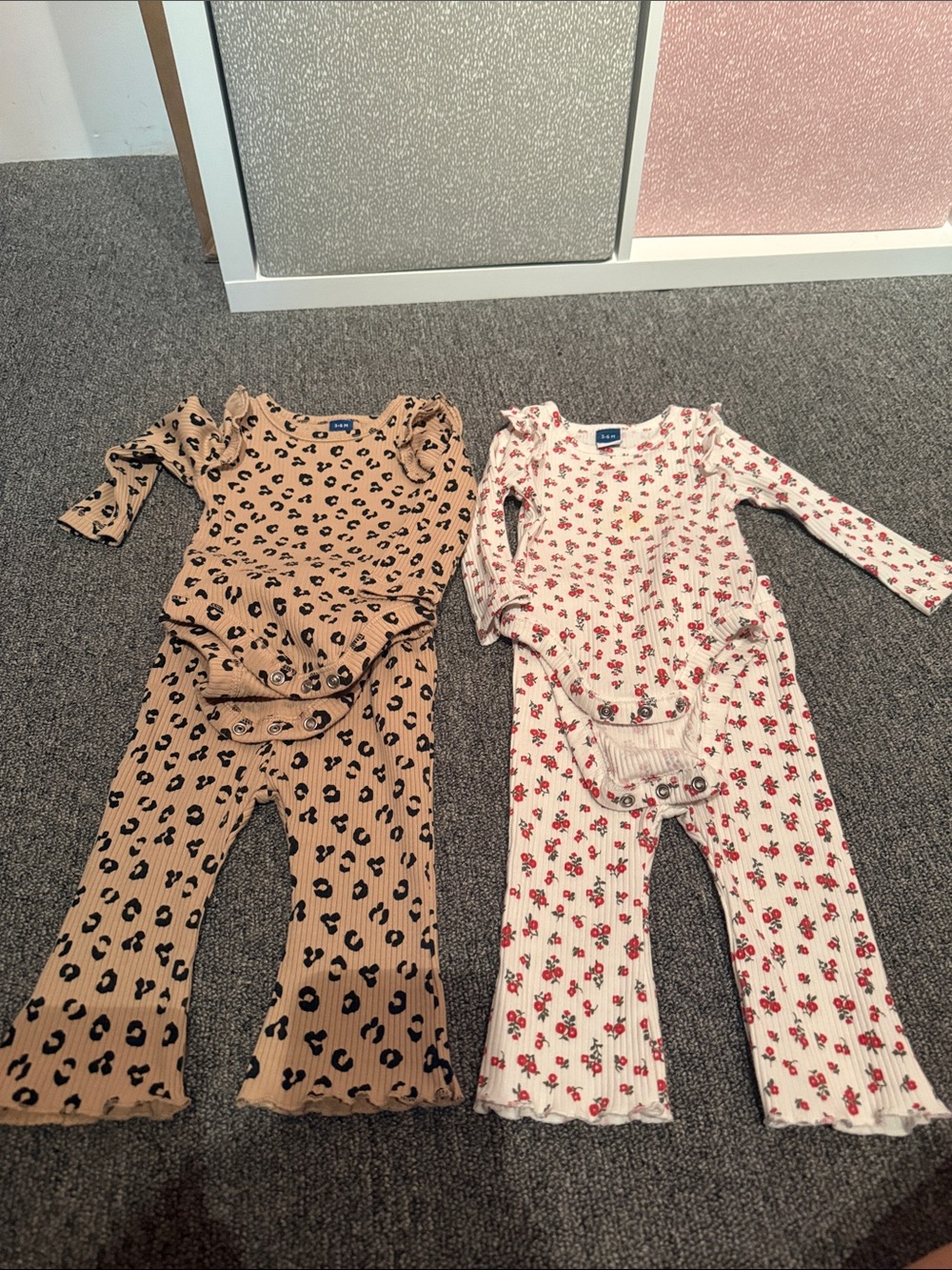 Kids Ribbed two-Piece Romper with Ruffle Trim - Beige Leopard / Cream Floral